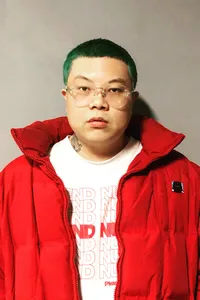 施逸凡