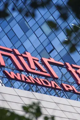 套现万达股权背后的首富交集:杨惠妍家族放话要清仓,与王健林数百个广场物业合作存变数