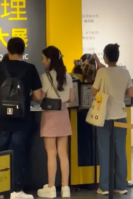 TVB小花被爆同男友广州看展览!大方认恋圈外人:了解中