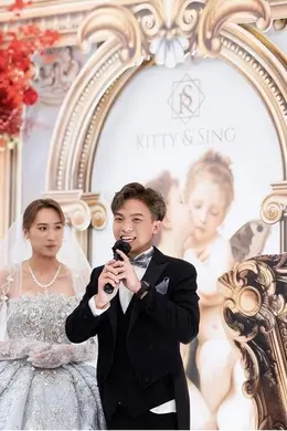 恭喜!TVB“东张女神”结婚,奢华壮观,曾被困屋内惨遭粗暴对待