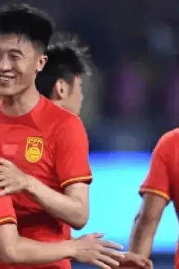 同是三大球,男足0:7创纪录,女排再差世界前十!缺为国而战信念