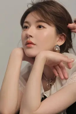 榜妹热线 |赵露思综艺被黑?陈都灵杀青后商务井喷?金晨一年多不进组?任敏此沙二搭合作?孙珍妮丝芭新一姐?