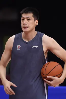 广东男篮队名调整为“广东东阳光” 任骏飞兼任助教