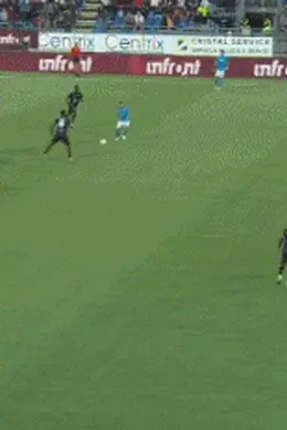 那不勒斯2-0领先!卢卡库助攻双响,克瓦拉茨赫利亚破门