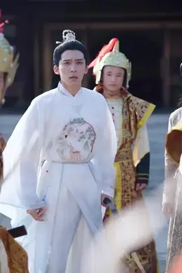 复仇女帝：拐个国师做皇后
