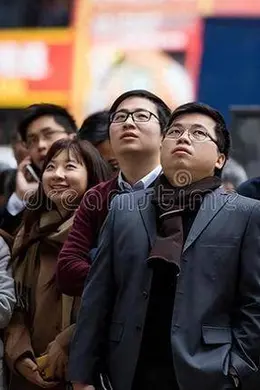 人民日报:年轻人,看清现实,请你理解生活!